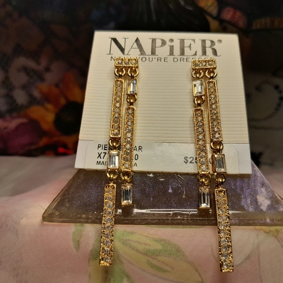 NWT Vintage 90s Napier Gold Tone & Rhinestone Dangly Sparkly Drop Earrings - Picture 3 of 9